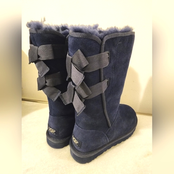 UGG Womens' Everleigh Boots - Picture 2 of 8